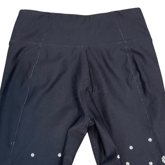 🎉 SALE Betsey Johnson Cropped Performance Leggings - Picture 5 of 5